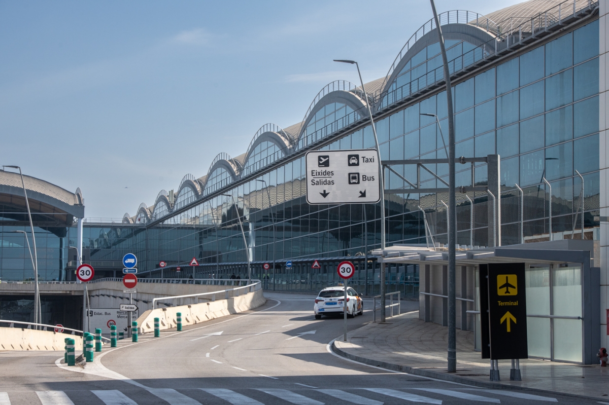 Aena inyecta 952.000 € para mejorar el acceso del transporte público en el aeropuerto de Alicante-Elche