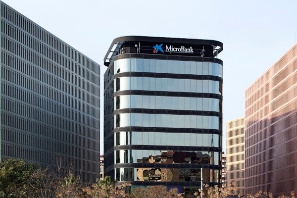 Microbank financia 271 millones de euros la Comunitat y aumenta un 25% las operaciones en la región