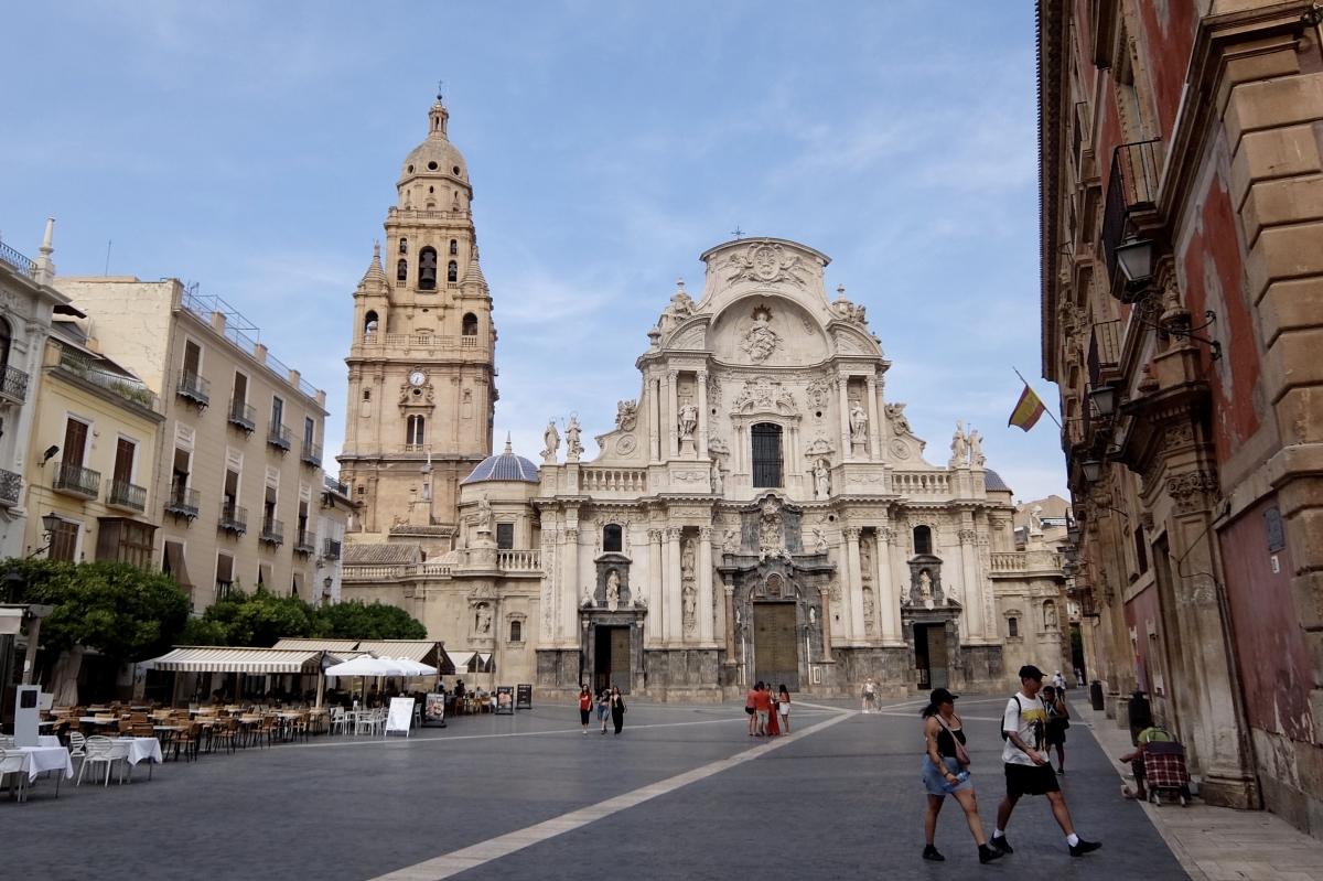 Fotogalería | Así está Murcia en agosto: calles menos transitadas, una vida más tranquila