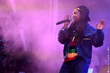 El Rototom cierra su 30ª edición con la voz reivindicativa y viral del marfileño Tiken Jah Fakoly