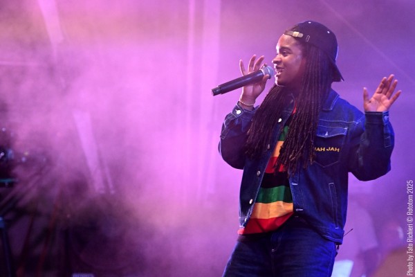 El Rototom cierra su 30ª edición con la voz reivindicativa y viral del marfileño Tiken Jah Fakoly