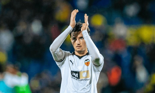 Hugo Guillamón ve una salida cercana, el Hajduk Split