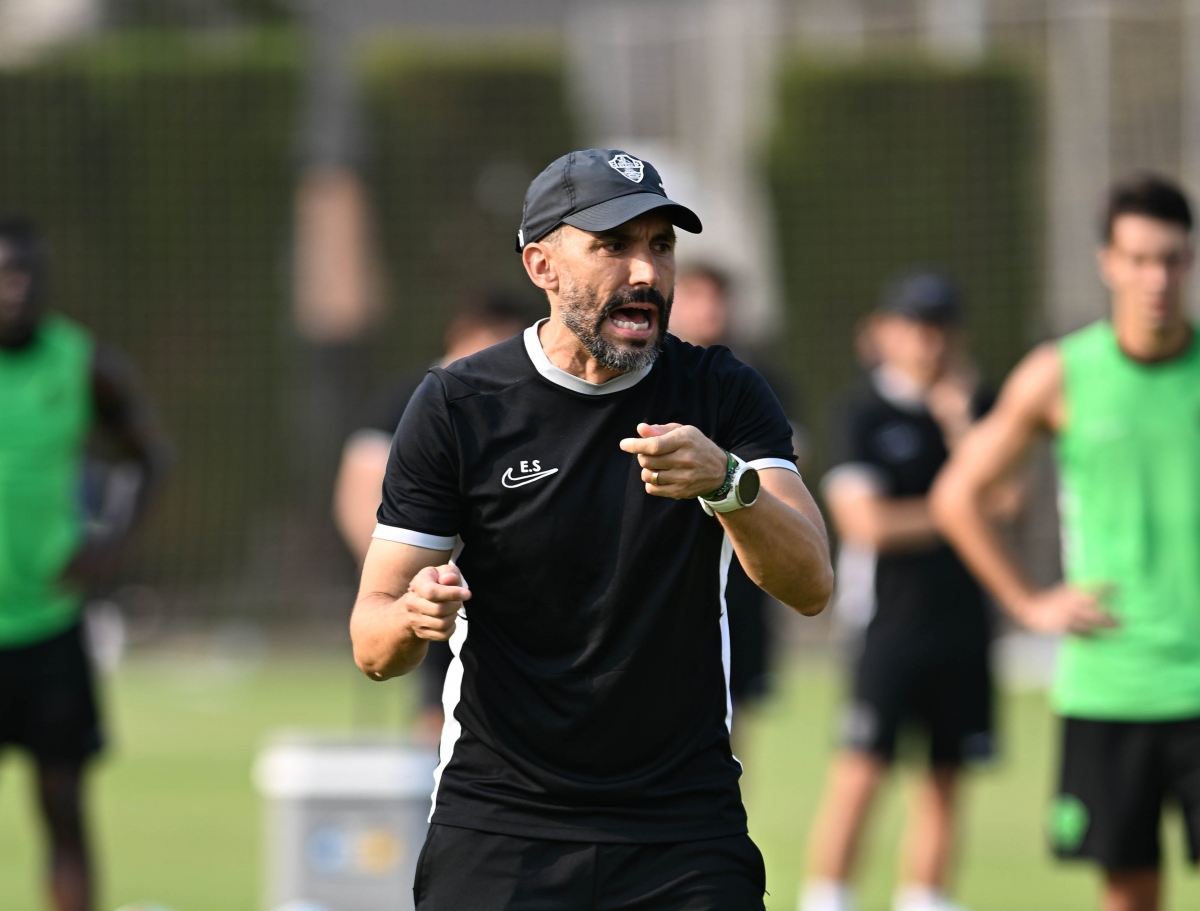 Eder Sarabia, entrenador del Elche CF en un entrenamiento - Foto: PLAZA