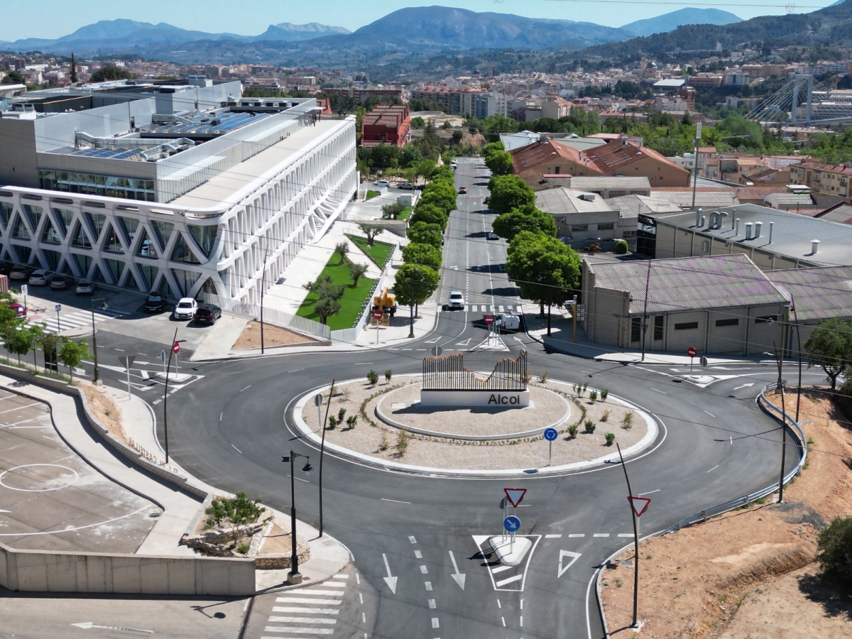 Ivace destina 3,3 millones a mejorar áreas industriales de l'Alcoià con cámaras y nuevos accesos