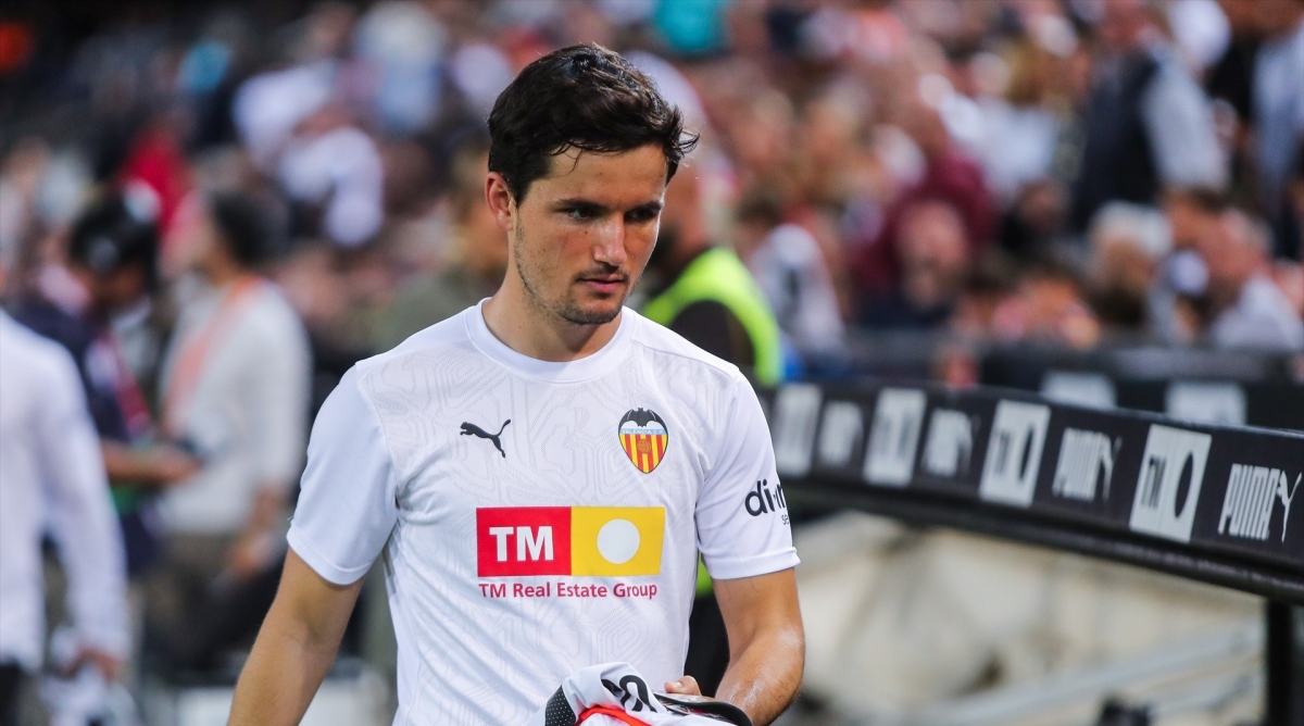 Hugo Guillamón no se entrena con el Valencia y su salida del club podría ser inminente