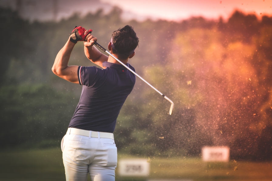 El deporte no se detiene en San Javier en los últimos días de agosto: golf, vóley playa y rugby