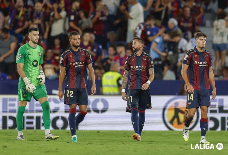 El Levante UD roza el milagro ante el FC Barcelona