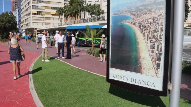 Benidorm avanza en la restauración paisajística del paseo de Poniente