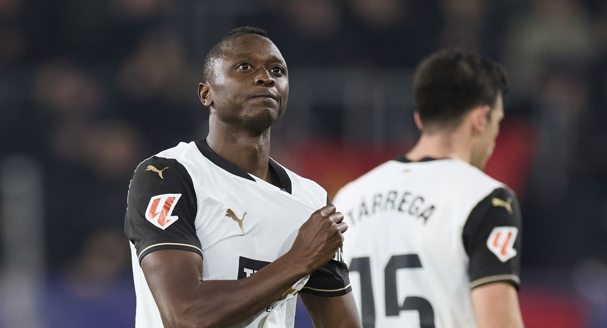 El Valencia encara la última semana de mercado con asignaturas pendientes