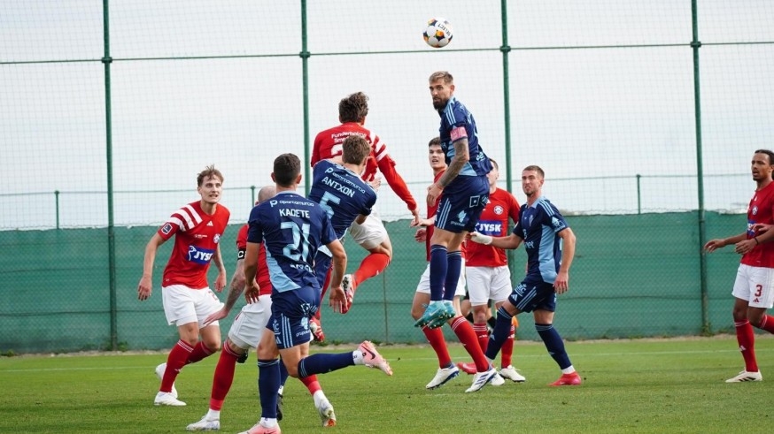 El Real Murcia venció al Elche Ilicitano en su último amistoso. - Foto: RM