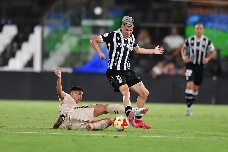 El descendido Efesé llega al arranque con un plantel nuevo y tres victorias en seis partidos 