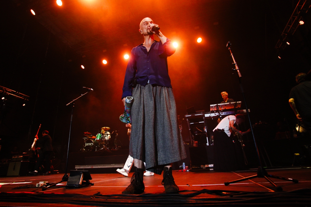 James conquista Alicante en el arranque de El Muelle Live