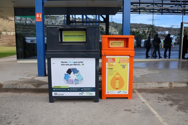 Benidorm y la Vila Joiosa prueban el piloto de recogida de aceite doméstico usado y textil del Consorci Mare 