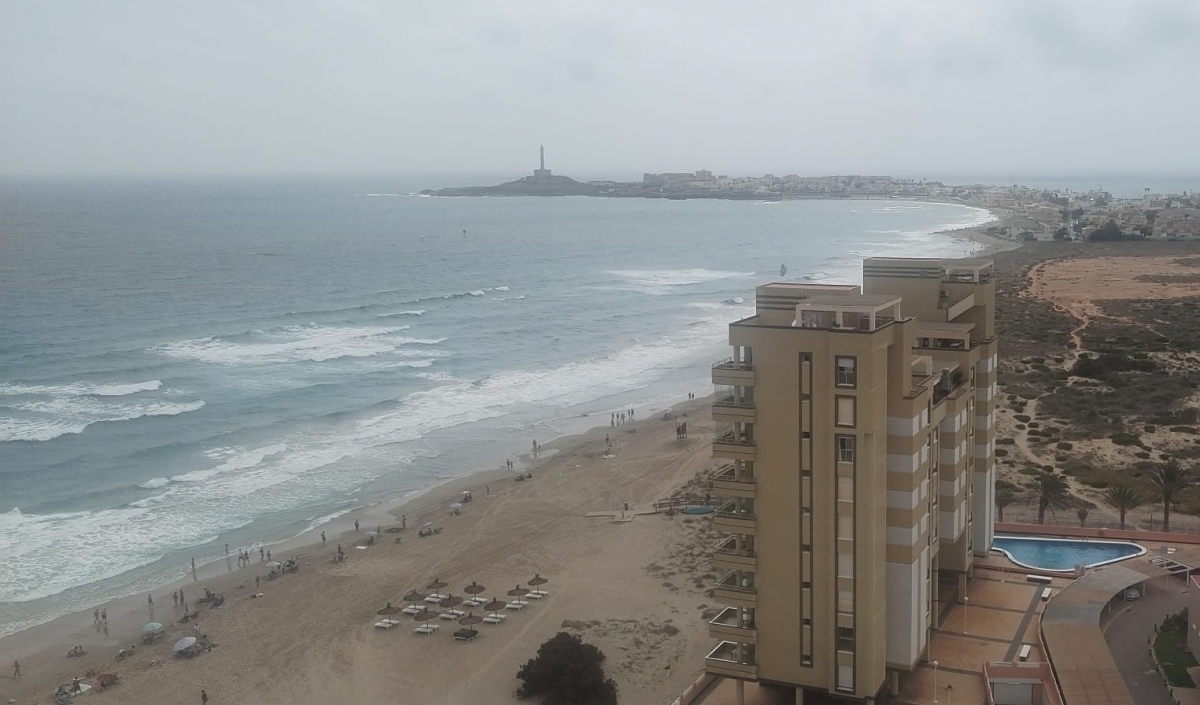 Imagen de la playa del Entremares este lunes - Foto: C. F.