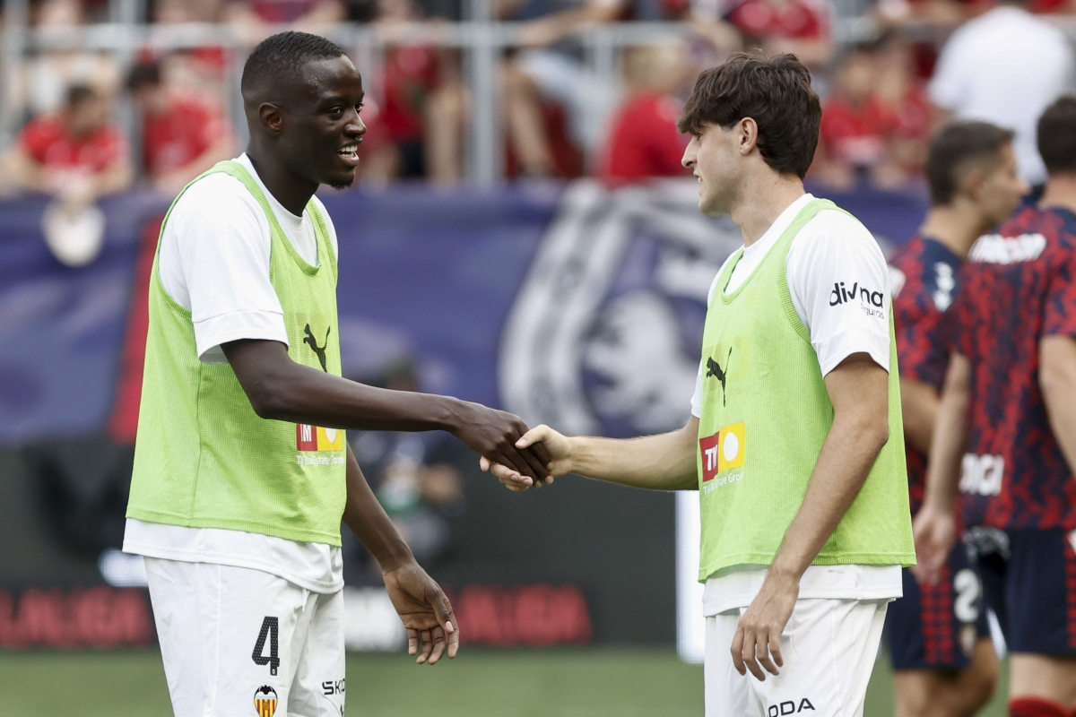 Primeras grietas en el once de Corberán