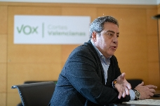 Vox mantiene la ofensiva sobre Mompó, al que acusa de "atacar la identidad" del pueblo valenciano
