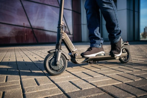 El 10% de los accidentes en vía urbana en Villena ya son de patinetes eléctricos