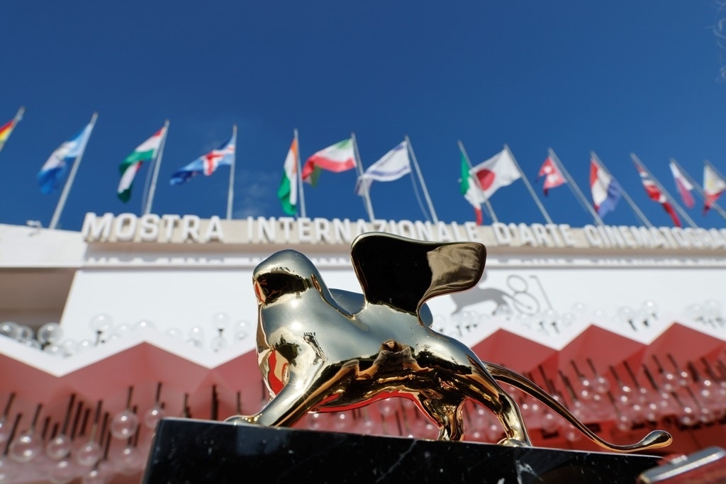 Cientos de cineasta piden al Festival de Venecia una postura 