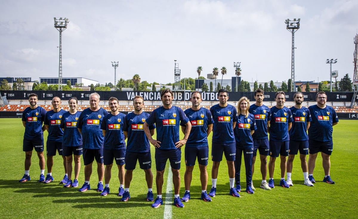 Angulo confecciona su cuerpo técnico para la 2025/2026