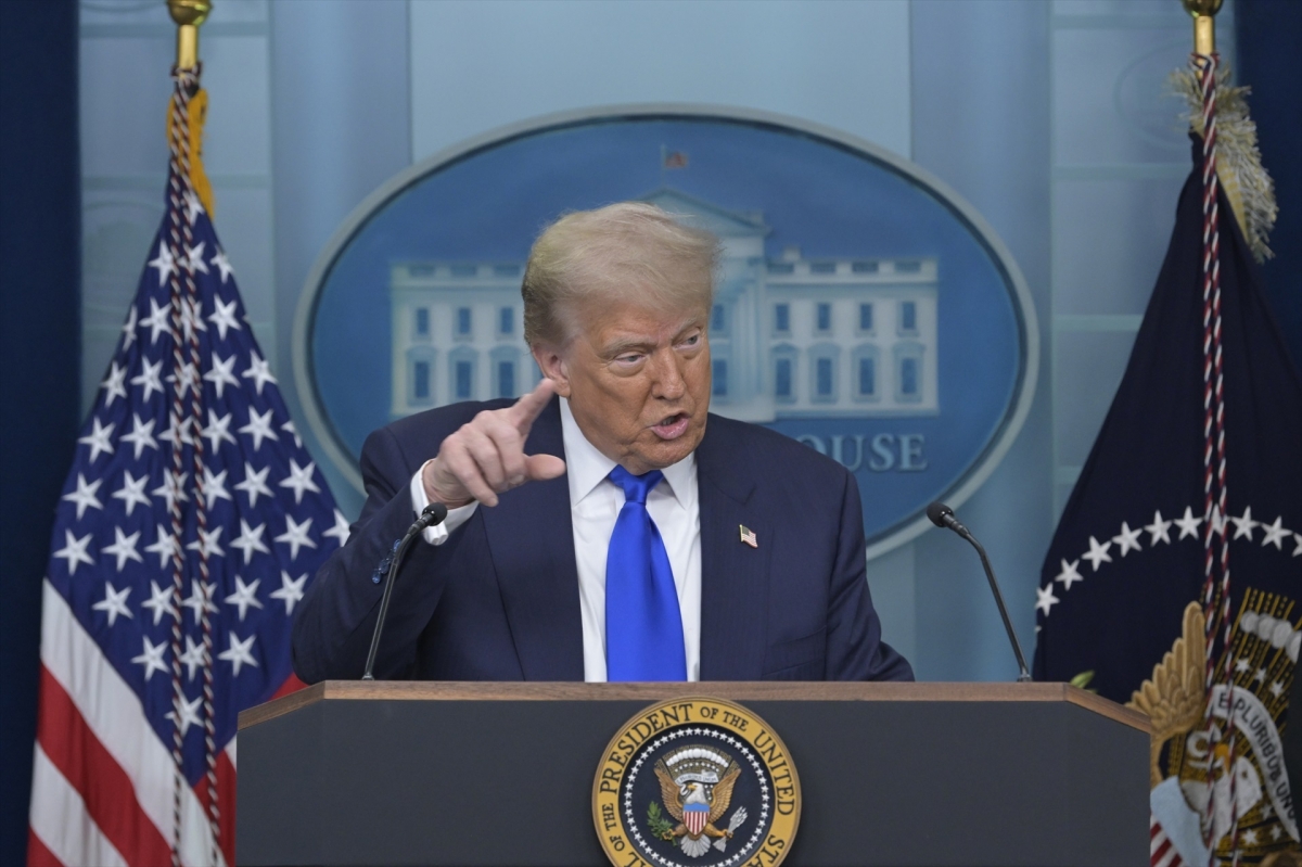 Trump amenaza con aranceles adicionales a los países con tasas o leyes digitales perjudiciales para EEUU