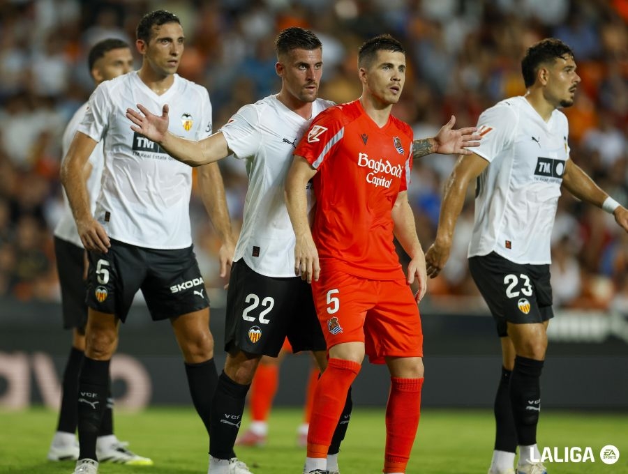 Corberán empieza a repartir minutos 