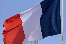 La incertidumbre política arrastra a la Bolsa de París y eleva el coste de la deuda francesa