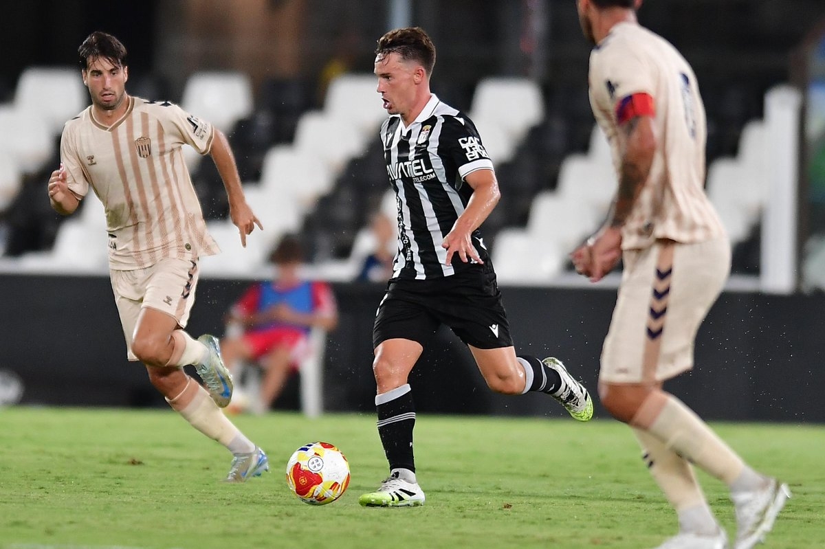 Ofrecen la opción de ver todos los partidos del Efesé y su cantera esta temporada por 64,99 euros 