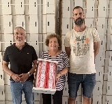 Teulada reparte 830 kg gratis de uva moscatel para reconocer el valor de este producto local