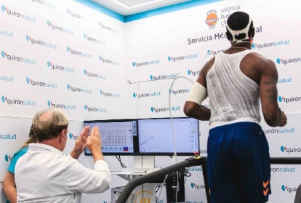 El Valencia Basket pasa la puesta a punto para el inicio de la temporada en el Centro Médico Quirónsalud Mercado de Colón