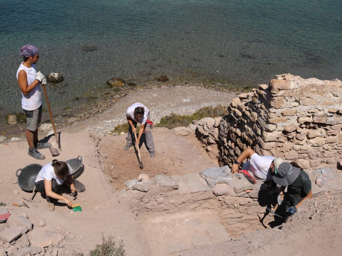Las excavaciones arqueológicas en la Isla del Fraile atraen a expertos internacionales y a estudiantes de Oxford