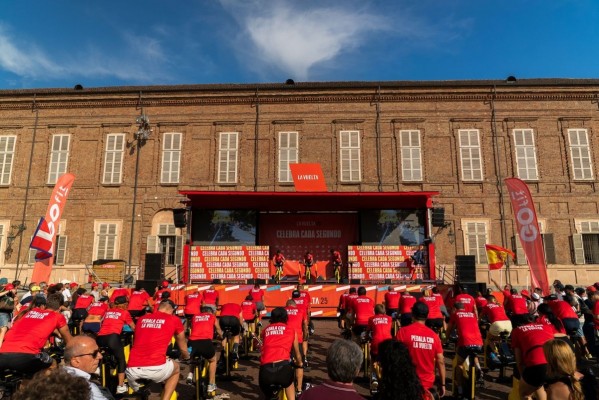 GO fit se suma a la salida histórica de La Vuelta desde Turín y refuerza su entrada en el mercado italiano