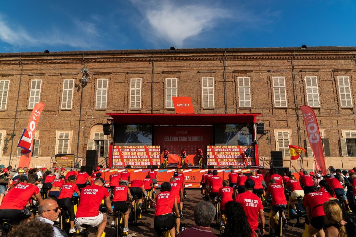 GO fit se suma a la salida histórica de La Vuelta desde Turín y refuerza su entrada en el mercado italiano