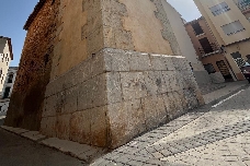 La cantera real de Figueroles: el mármol que vistió el Palacio Real se expone en campanario de la localidad