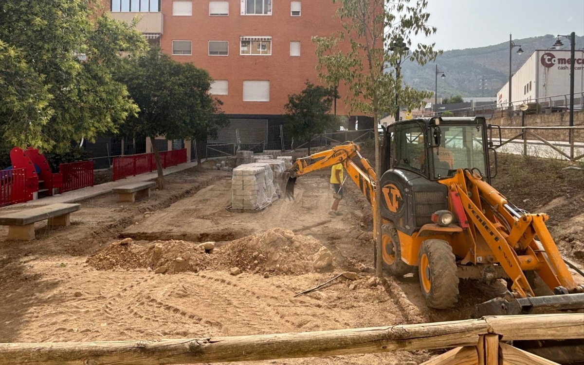 Arrancan las obras para la nueva pista deportiva y mejora de la zona verde en Carmen Vidal en Alcoy