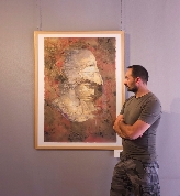 El artista ceutiense Torregar viaja con sus musas y diosas a Fabriano, la ciudad italiana del papel