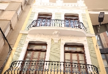 Burriana rehabilita con limpieza y pintura la fachada modernista de la histórica casa "Font de Mora"