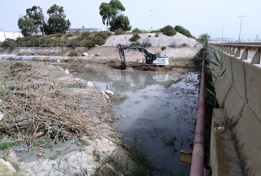 Alicante activa la limpieza de cauces en los barrancos para reducir daños en caso de lluvias intensas