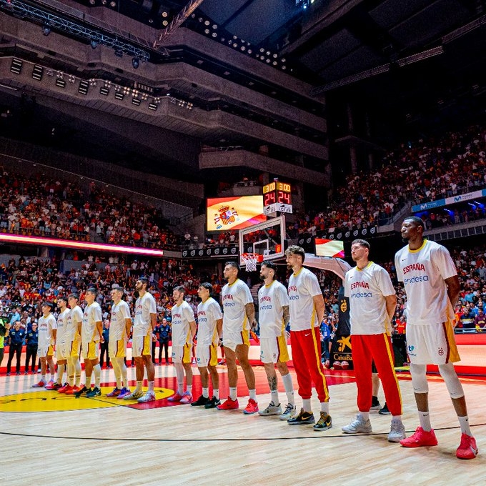 España inicia el camino para reeditar el título ante la siempre combativa Georgia