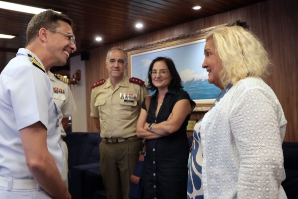 València recibe al buque escuela de la Armada brasileña con cerca de 400 militares a bordo