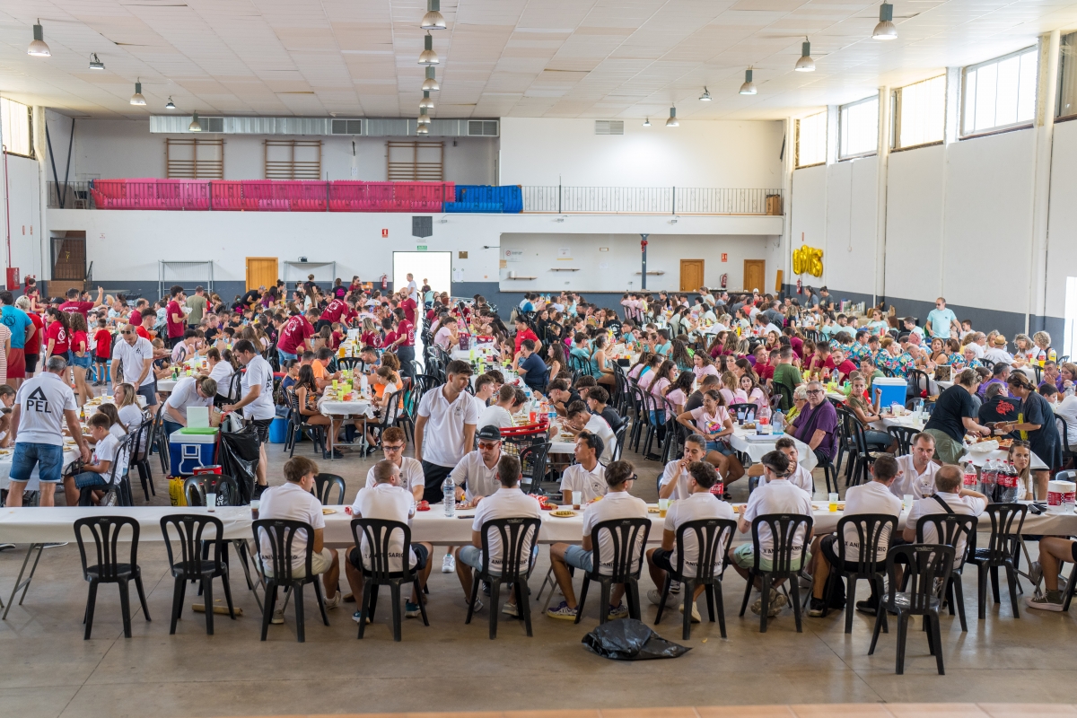 Gastronomía, diversión y música: la Vall d'Alba prosigue con la celebración de sus fiestas patronales