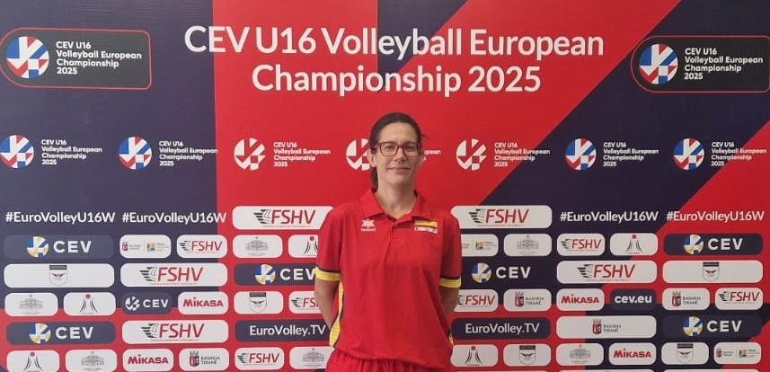 Paula Carrión, Alba Poletto, Miriam Hani y Leo Gómez, en la tecnificación de la RFEVB