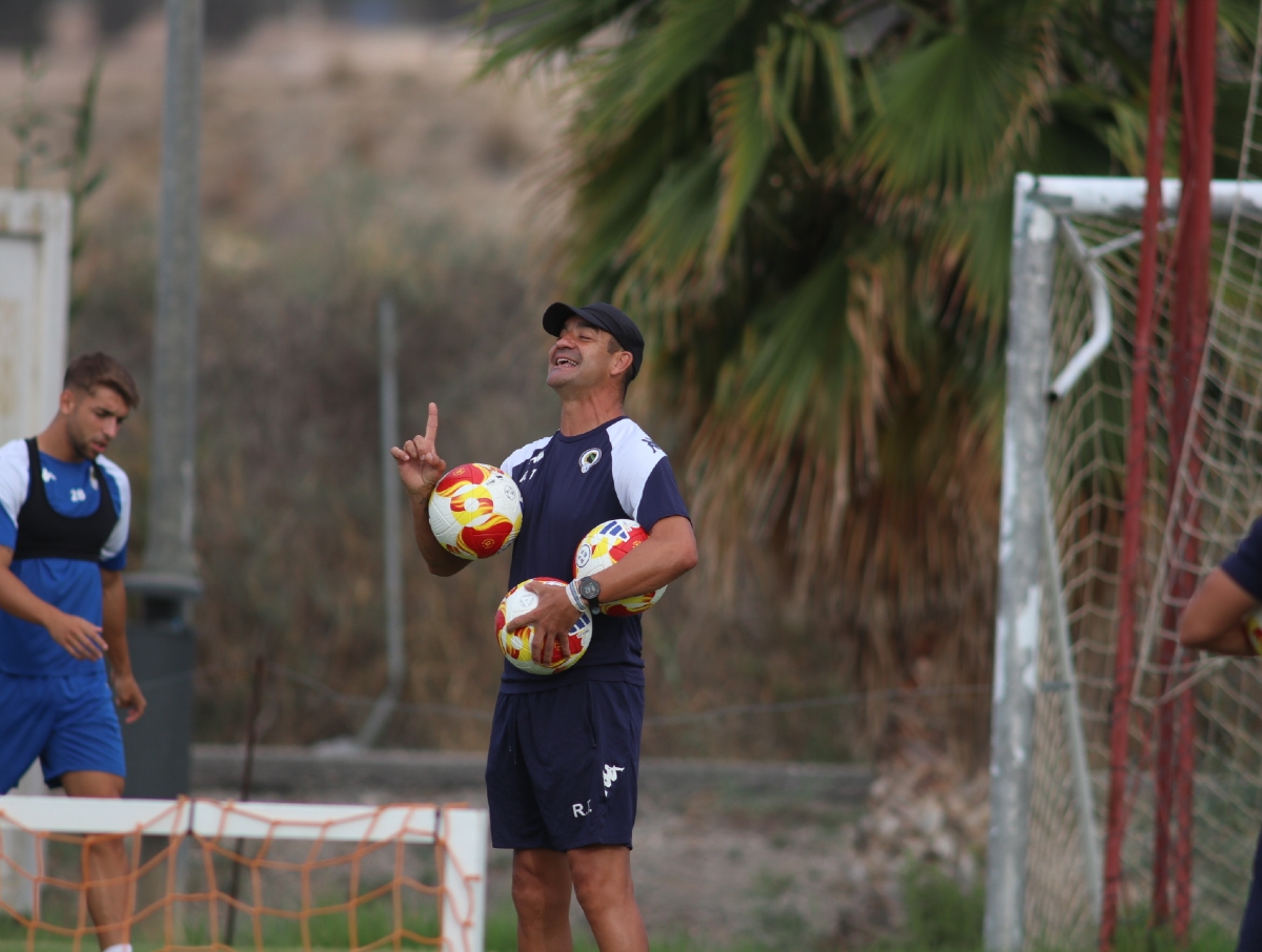 Rubén Torrecilla, entrenador del Hércules CF - Foto: PLAZA