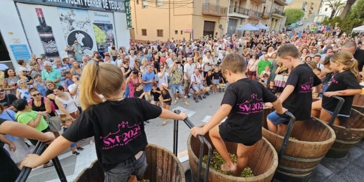 Teulada Moraira brinda por sus raíces en la Festa del Moscatell