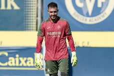 El portero Arnau Tenas firma por cuatro años con el Villarreal por 2,5 millones de euros
