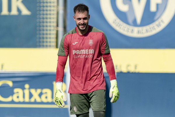 El portero Arnau Tenas firma por cuatro años con el Villarreal por 2,5 millones de euros