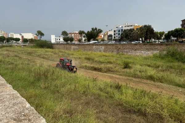 Burriana inicia la limpieza del cauce del río Anna en su tramo urbano ante posibles episodios de lluvia