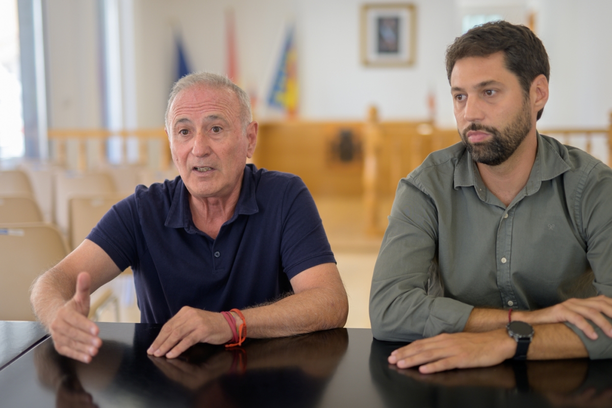 El alcalde de El Perelló, José Codoñer, y el concejal de Turismo, Ximo Collado - Foto: KIKE TABERNER El alcalde de El Perelló, José Codoñer, y el concejal de Turismo, Ximo Collado