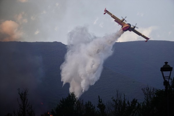 Nuestras FAS, en primera línea contra el fuego