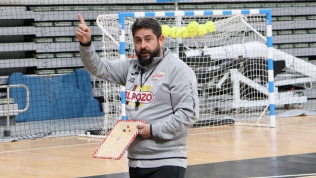 ElPozo amplía el contrato de su entrenador, Josan González, hasta junio de 2027