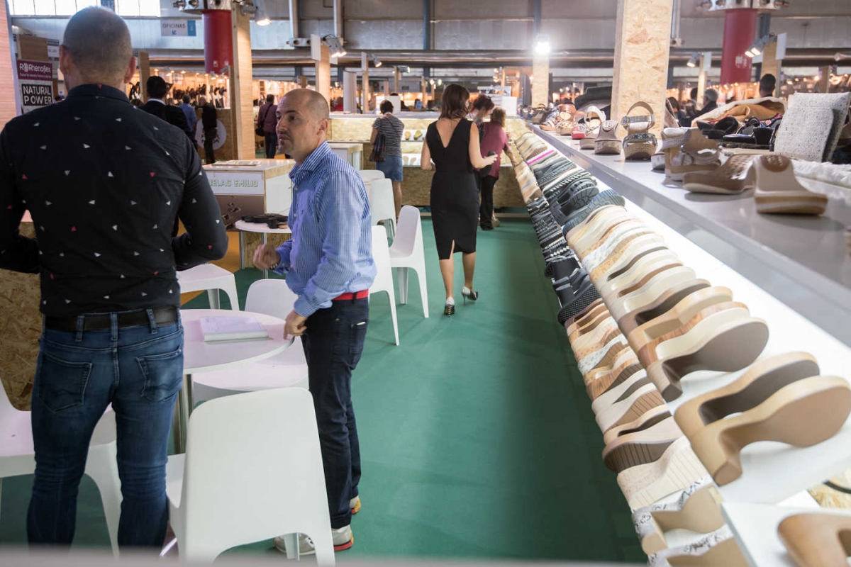 Alicante planta cara a la amenaza arancelaria y exporta un 7% más hasta el primer semestre